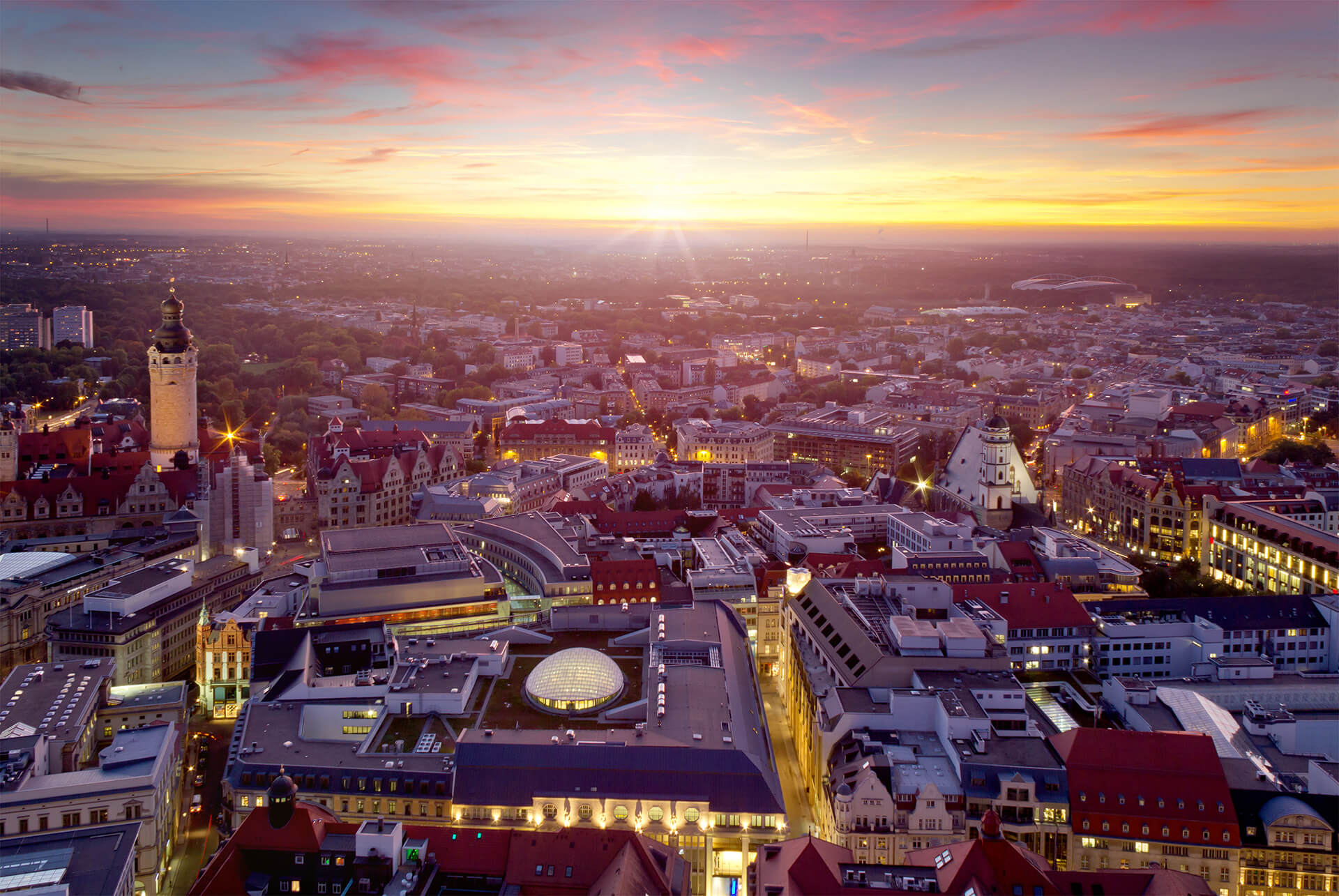 Skyline Leipzig in der Dämmerung