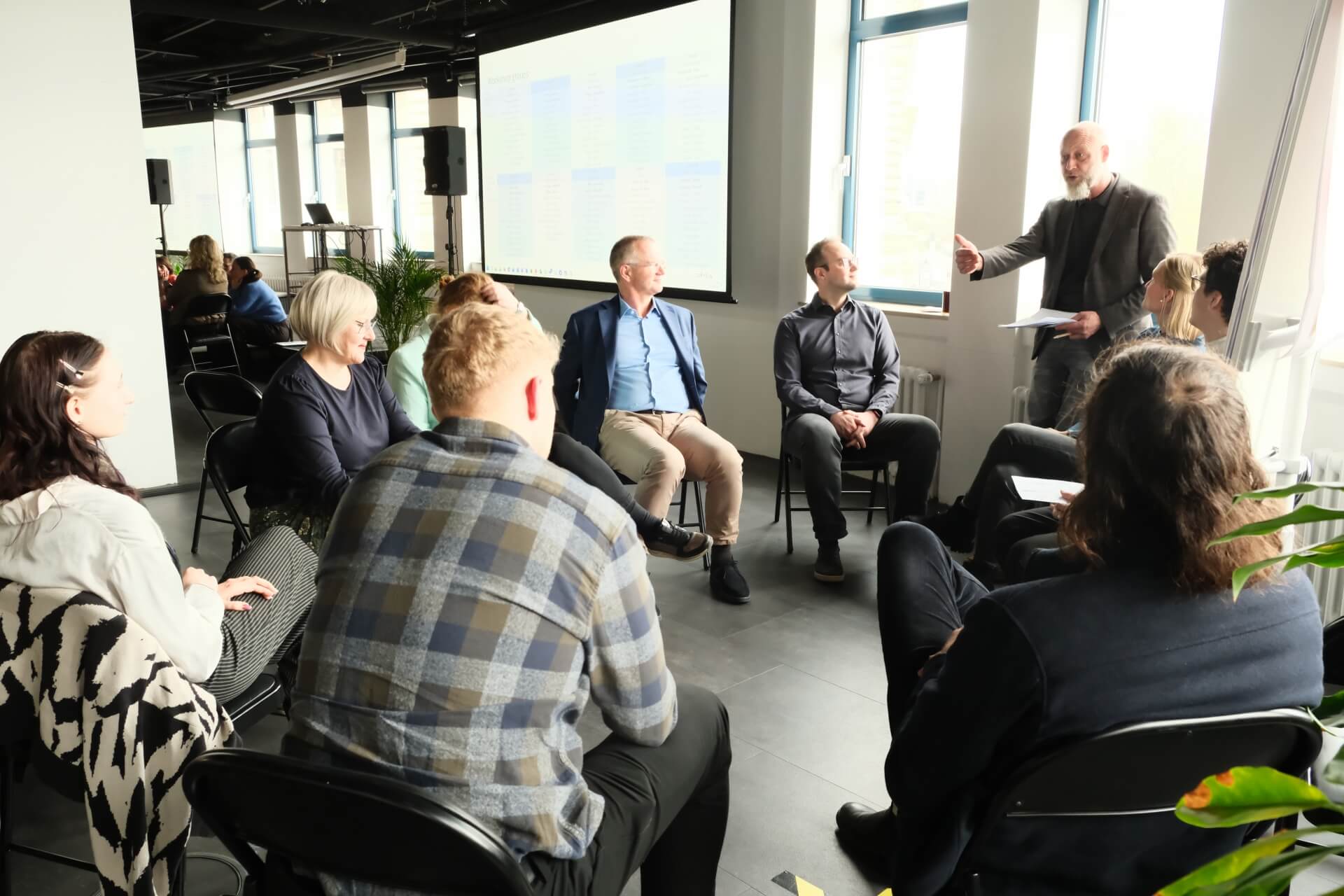 Dr. Lars Tennhardt gibt Einblicke in die jüngsten Entwicklungen in der Lausitz