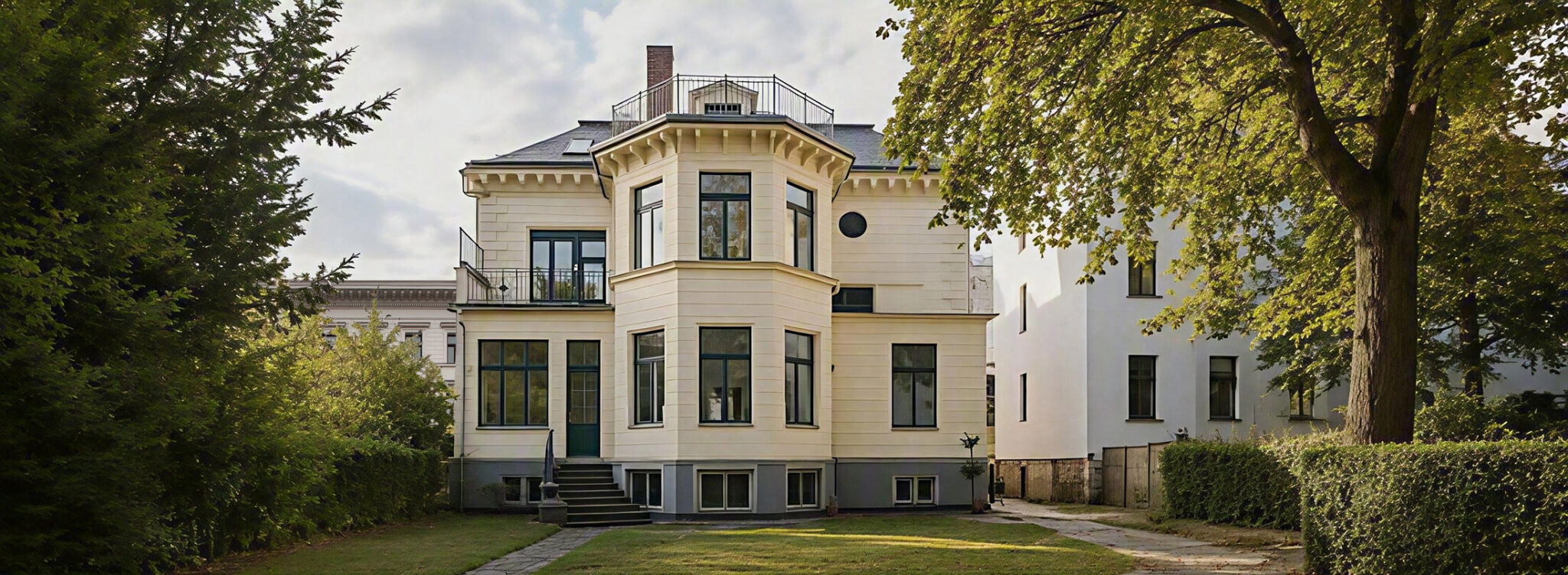 Ansicht der Gustav-Mahler-Villa vom Garten aus