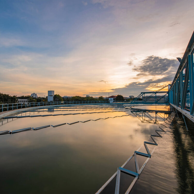 Blick auf eine Abwasseranlage
