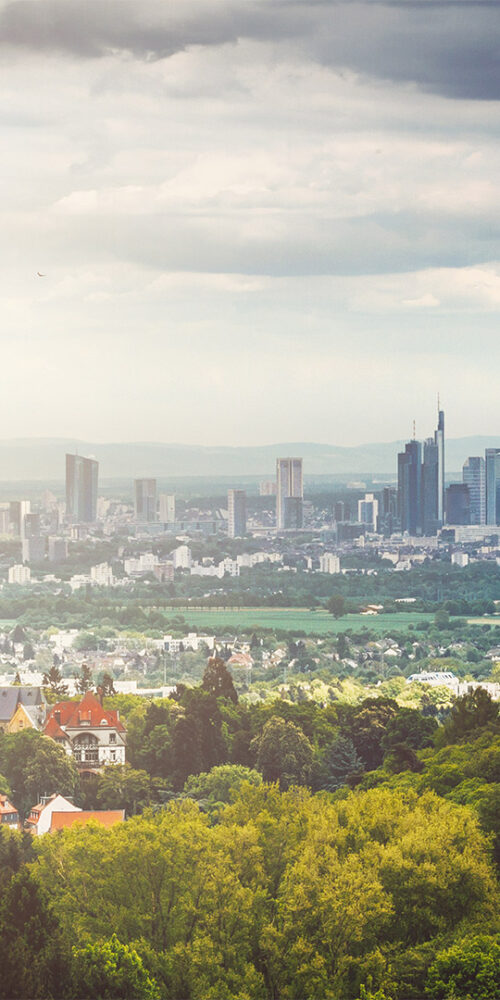 Blick auf Frankfurt vom Taunusgebirge aus