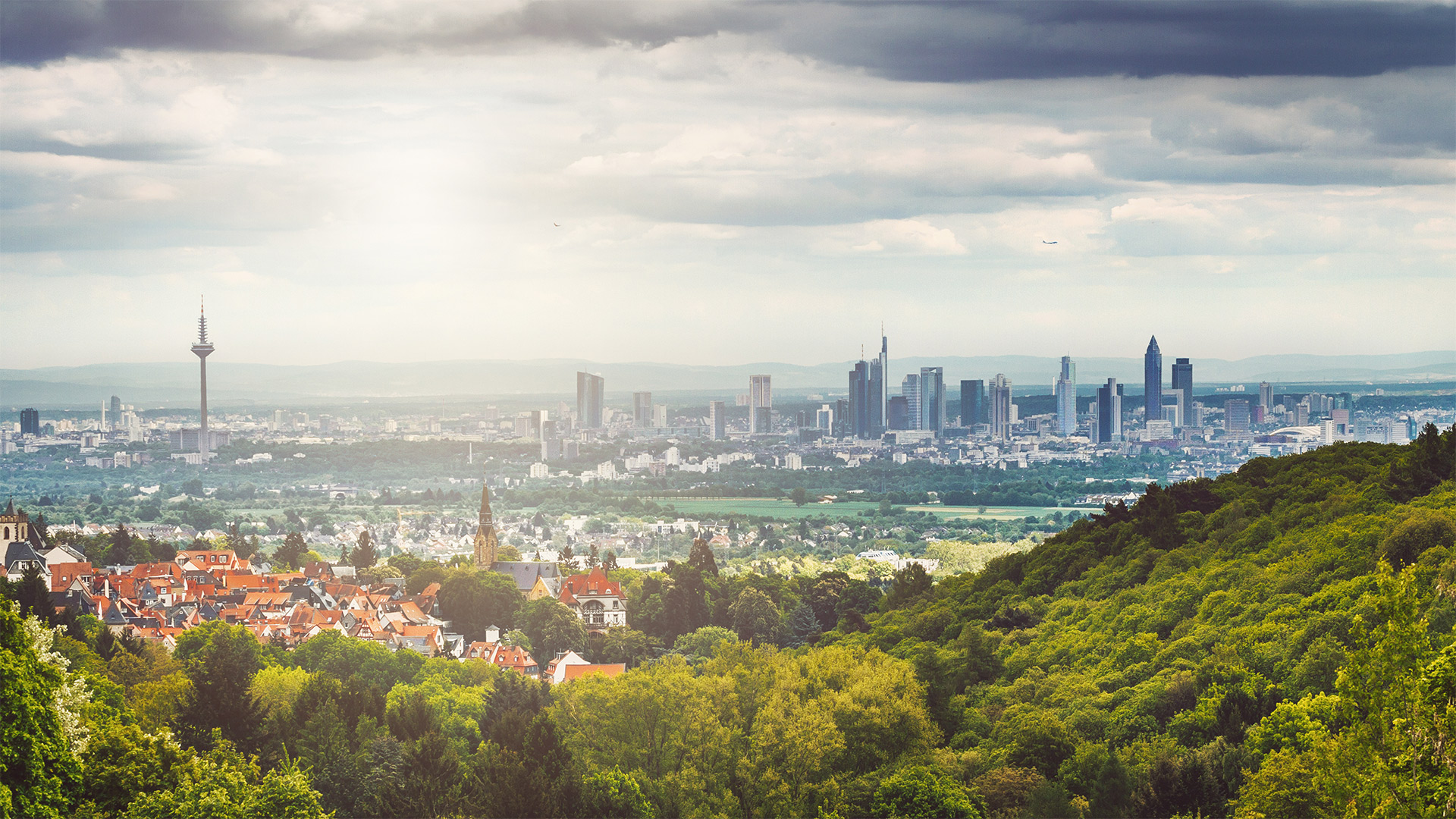 Blick auf Frankfurt vom Taunusgebirge aus